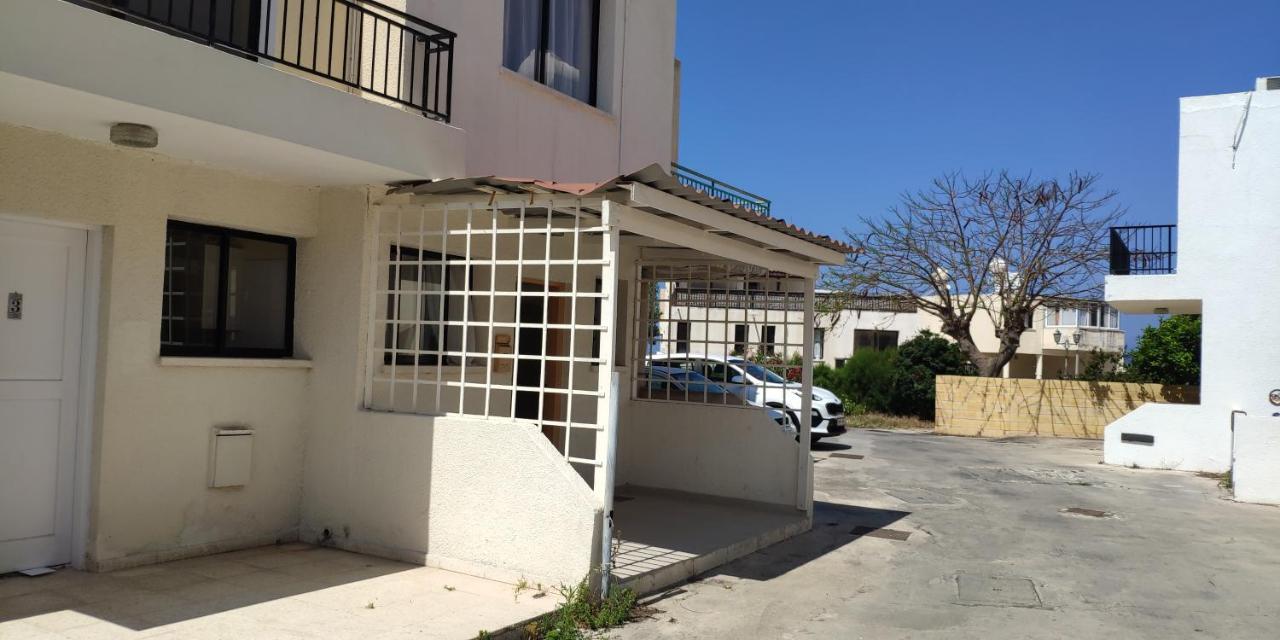 Isabella Townhouse Villa Paphos Eksteriør bilde